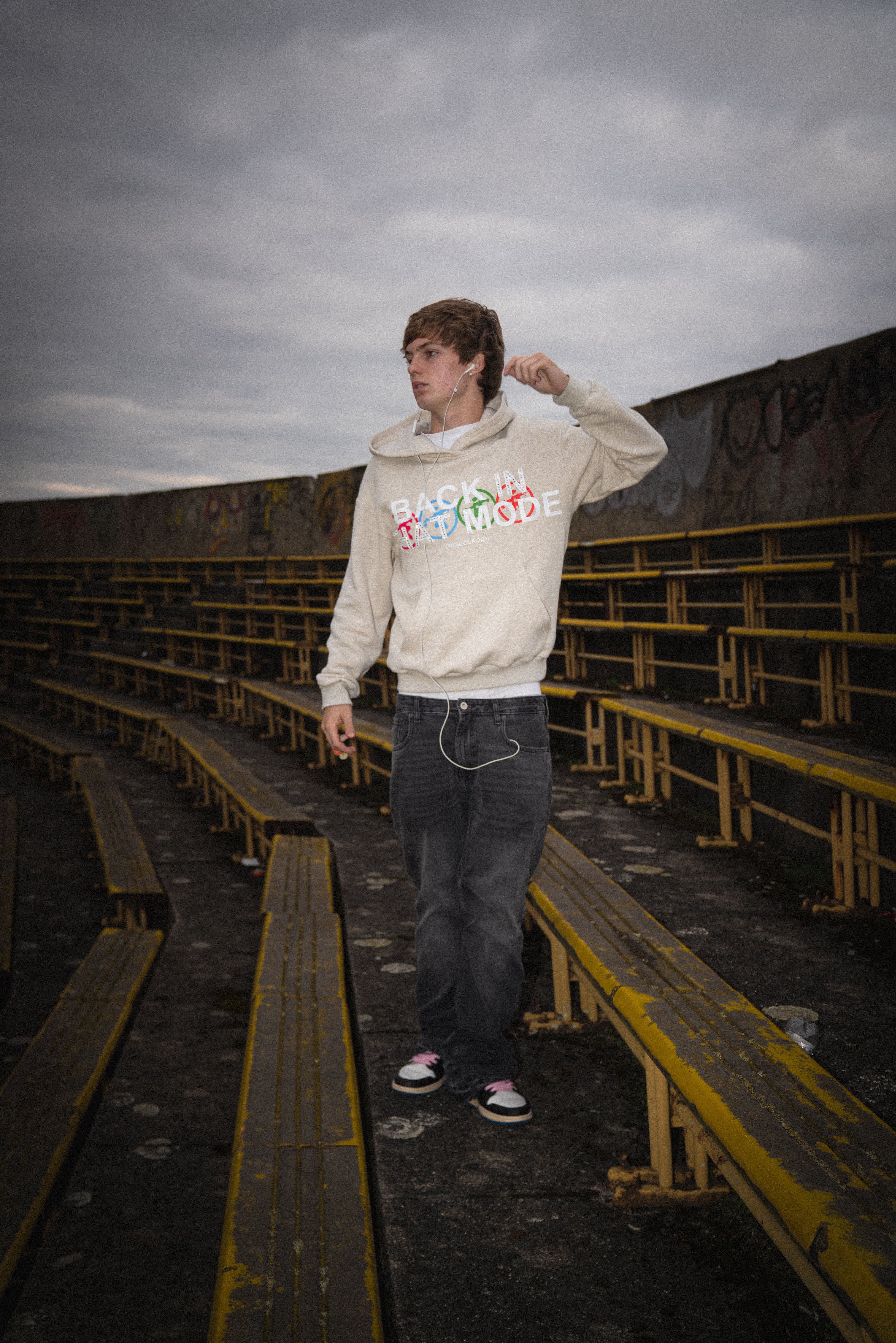 «BACK IN THAT MODE» GREY HOODIE